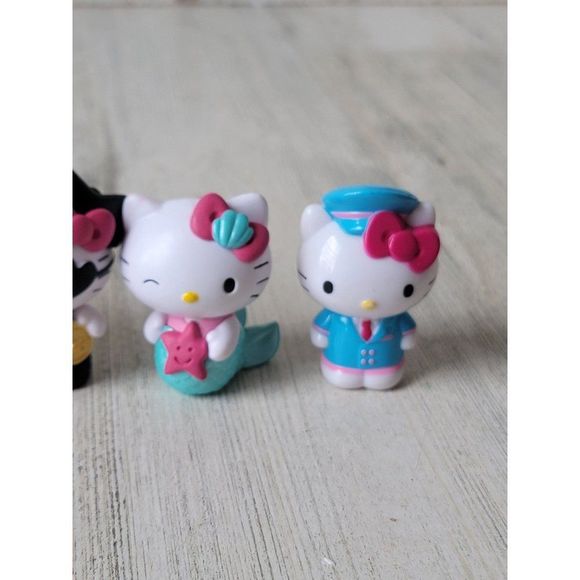 Hello Kitty variety Fantasy Pack Pirates superhero mermaid flight attendant toy - Picture 4 of 9